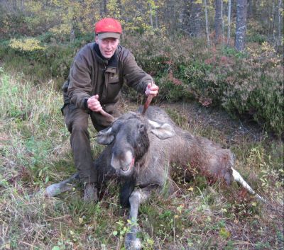 Mopolla ajoa
Olavi Kahilakoski saaliinsa ohjaimissa
